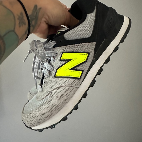 NEW BALANCE  574 gray and green women size 6.5 - Picture 5 of 8